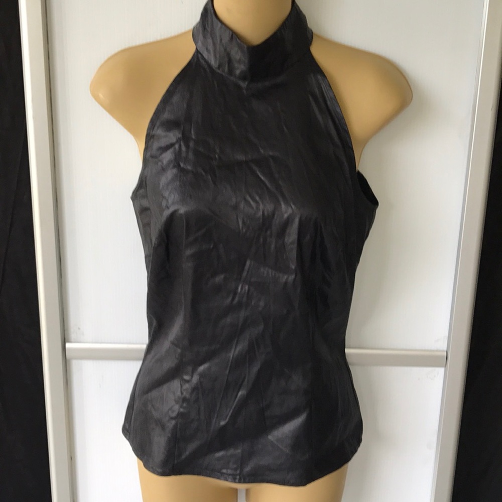 Daniel & Rebecca sleeveless cold shoulder tank top